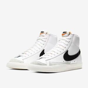 Nike Blazer Mid ‘77 Women’s Size 8 (NWT)
